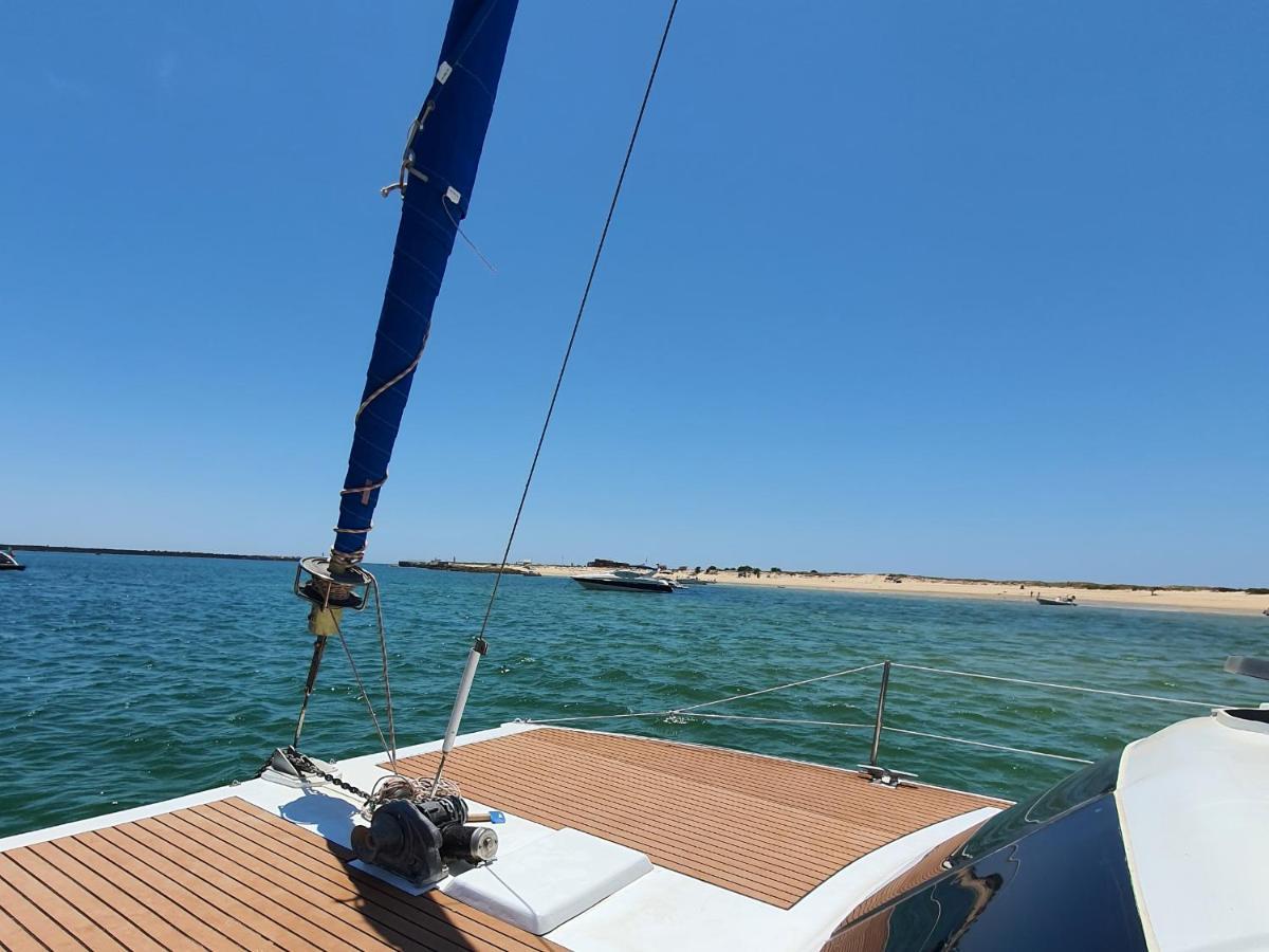 Barco Casa Catamara Sleepandboat Otel FAO Dış mekan fotoğraf