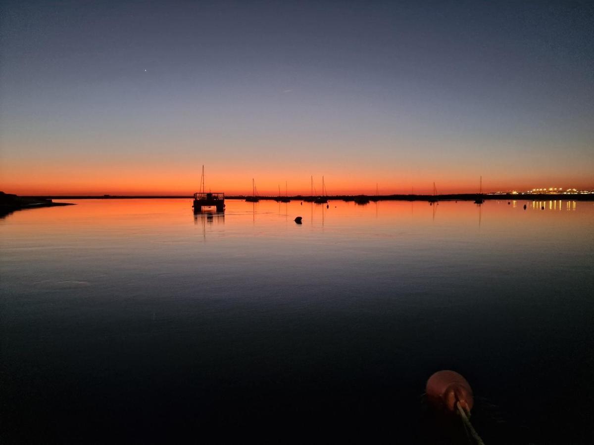 Barco Casa Catamara Sleepandboat Otel FAO Dış mekan fotoğraf
